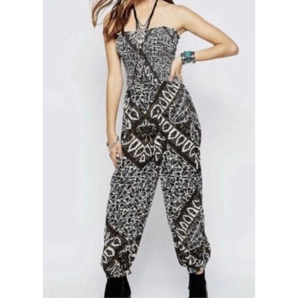 Free People Boho Smocked Strapless Jumpsuit Cropped Balloon LegS Aztec M Casual - Picture 3 of 11